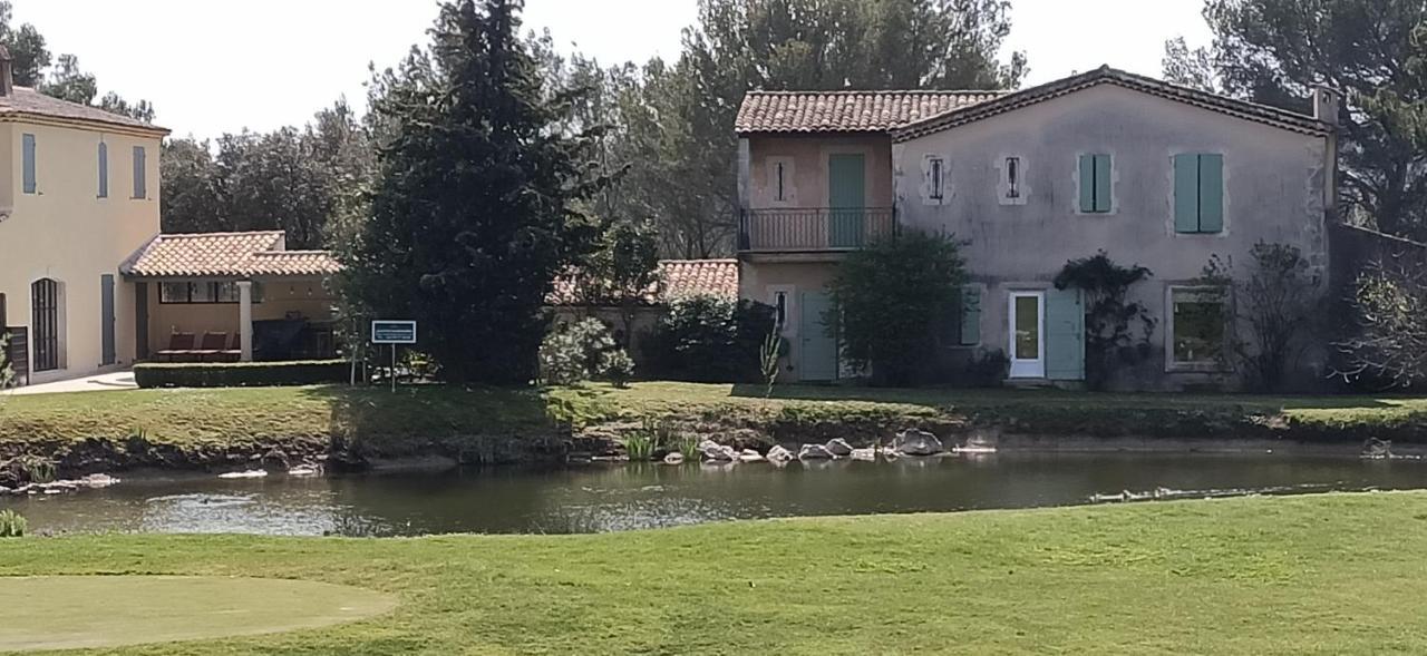 Charmant T2 climatisé avec belle vue , Golf de Pont-Royal Mallemort Exterior foto