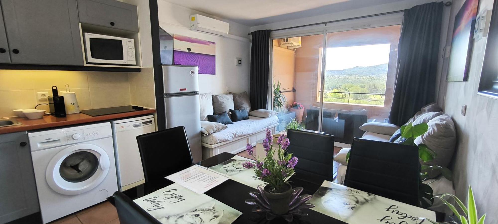 Charmant T2 climatisé avec belle vue , Golf de Pont-Royal Mallemort Exterior foto