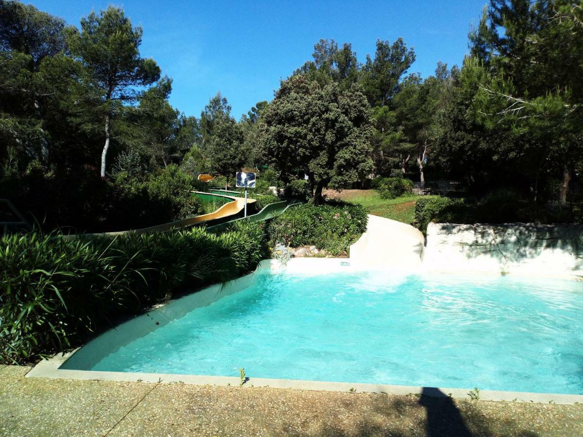 Charmant T2 climatisé avec belle vue , Golf de Pont-Royal Mallemort Exterior foto