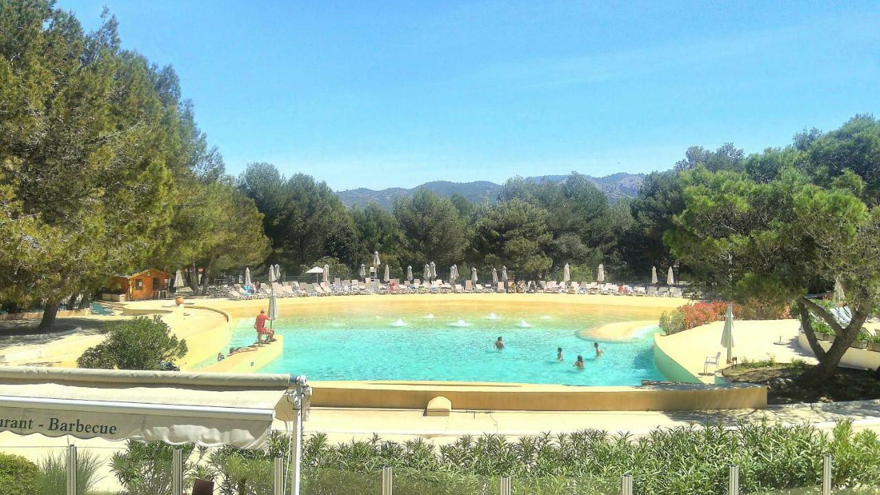 Charmant T2 climatisé avec belle vue , Golf de Pont-Royal Mallemort Exterior foto